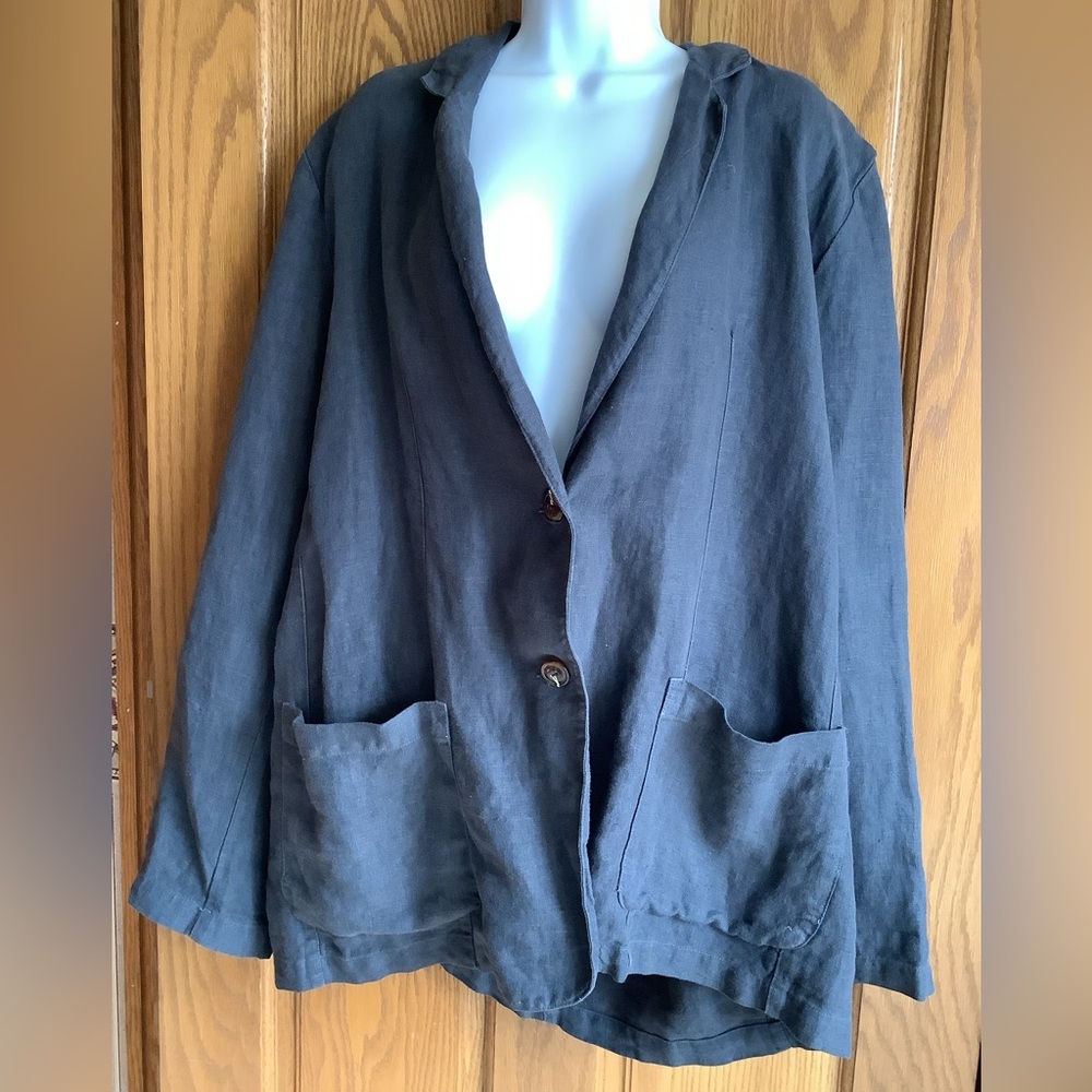 100 % linen Velvet by Graham & Spencer, navy blazer Large.